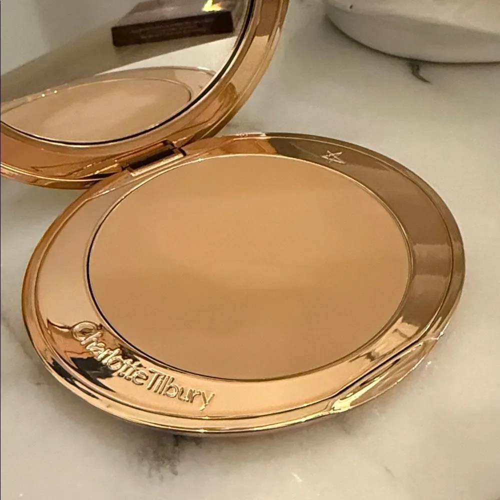 Charlotte Tilbury Air Brush Bronzer in Fair